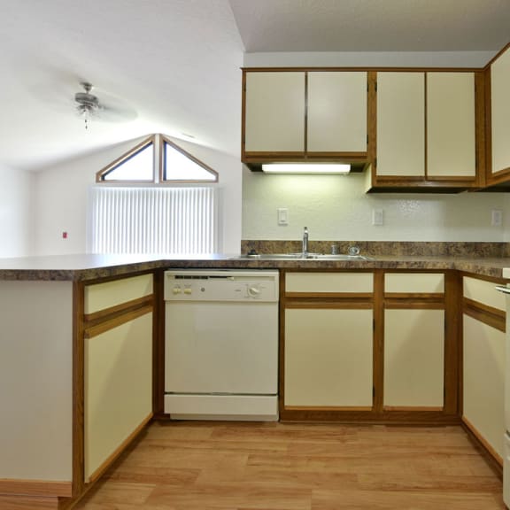 Thumbnail 6 of 10 2BB-Kit1plan at Tanglewood Apartments, Wisconsin, 53154