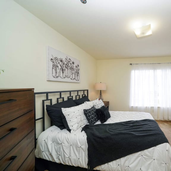 Thumbnail 7 of 8 1B-Bed1plan at Tracy Creek Apartment Homes, Perrysburg