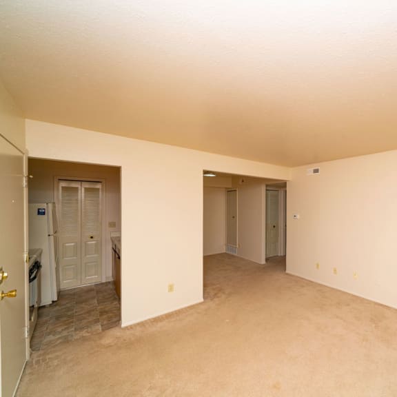 Thumbnail 6 of 9 1B-CC-LR1plan at Trappers Cove Apartments, Lansing
