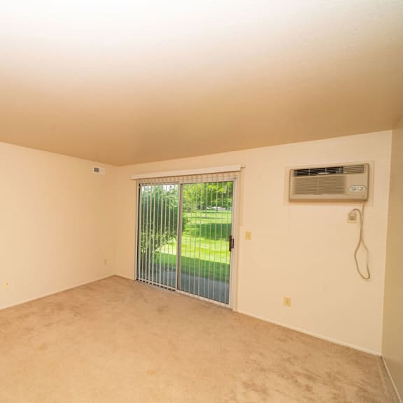 Thumbnail 4 of 9 1B-CC-LR2plan at Trappers Cove Apartments, Lansing, 48910