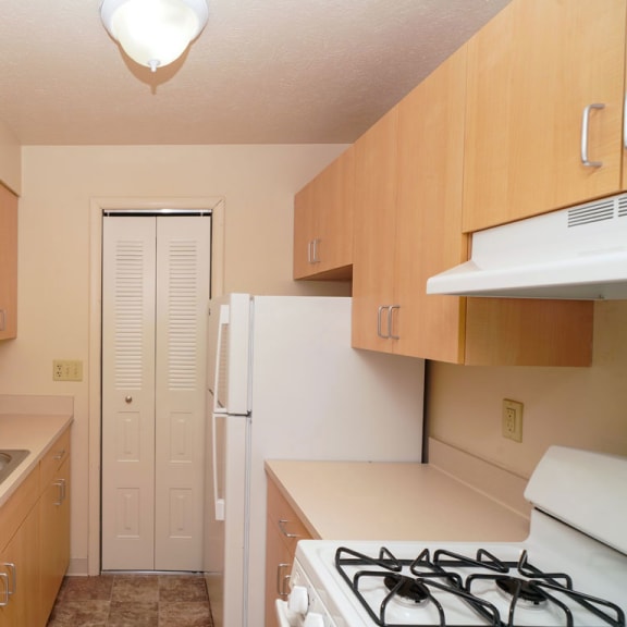 Thumbnail 6 of 9 2BWT-Kit2plan at Trappers Cove Apartments, Lansing