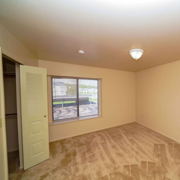 Thumbnail 7 of 9 2BA-Bed2plan at Windmill Lakes Apartments, Holland, MI, 49424
