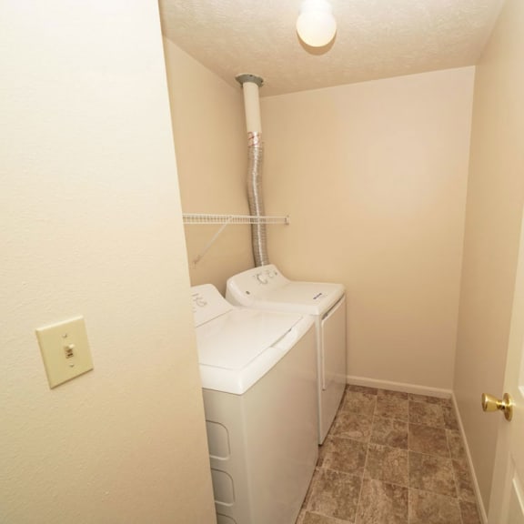 Thumbnail 5 of 9 2BA-Laundry1plan at Windmill Lakes Apartments, Holland, MI