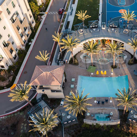 bird's eye view of a pool at casa mira view apartments, san diego