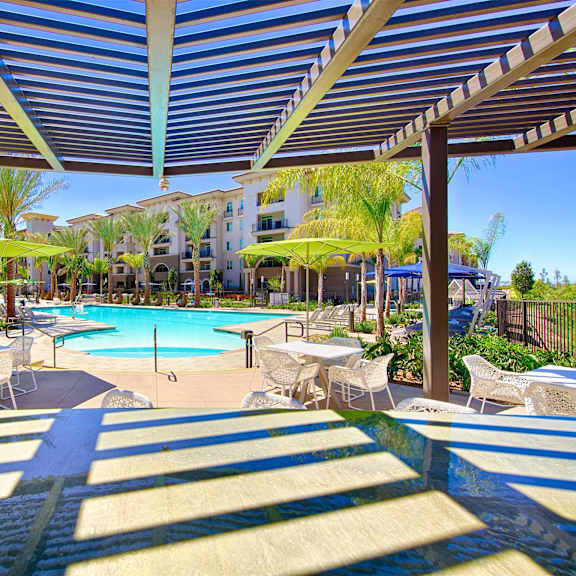 apartment poolside lounge at casa mira view apartments, san diego