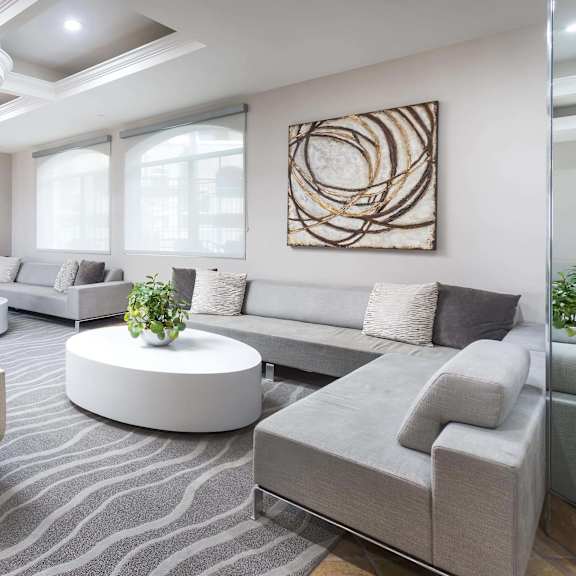 lounge area at la jolla crossroads apartments, san diego