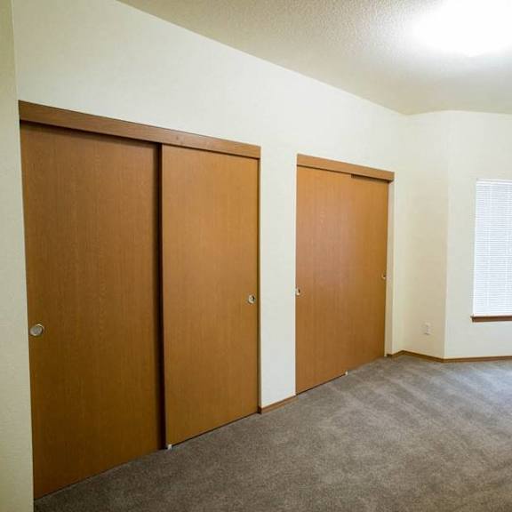 ample closet space at redwood acres, vancouver, washington