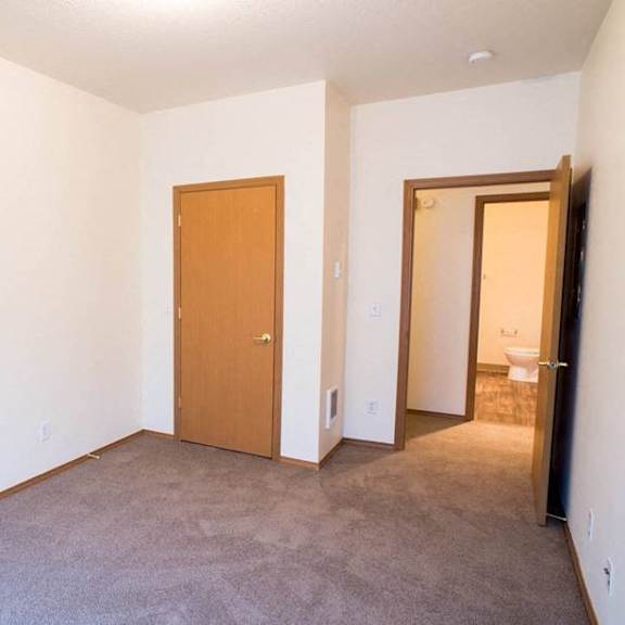vacant bedroom at redwood acres, vancouver, 98661