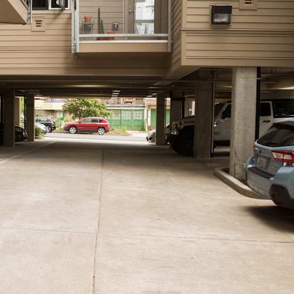 ample parking space at quinten tower, portland, oregon