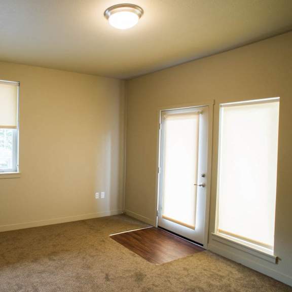 rooms with private patios at quinten tower, portland, 97232