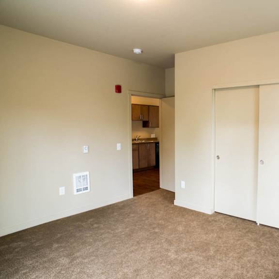carpeted bedrooms at quinten tower, portland, or
