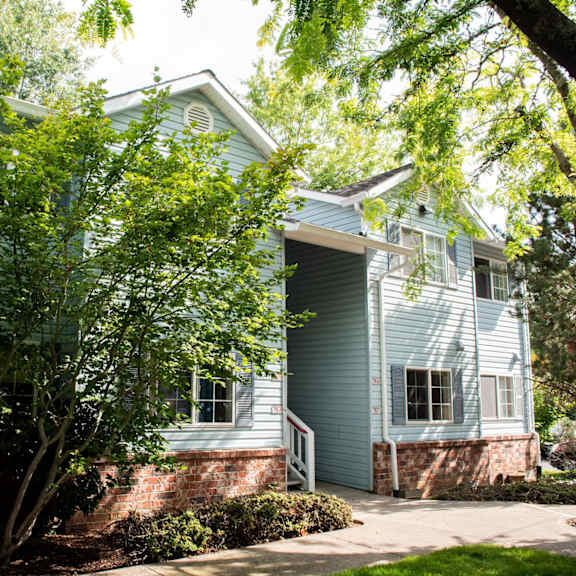 elegant exterior view at wingsong manor apartments, portland, 97215