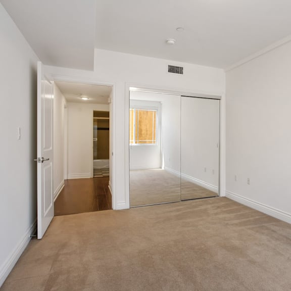 bathroom with stand-up shower