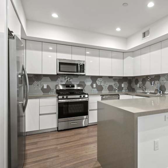 spacious kitchen with breakfast bar