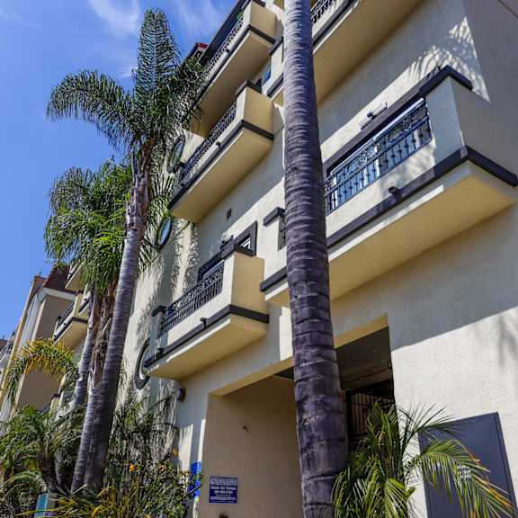 exterior of colby villas by wiseman