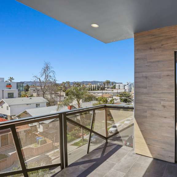 elevator on the rooftop deck at gramercy park by wiseman, california, 90004