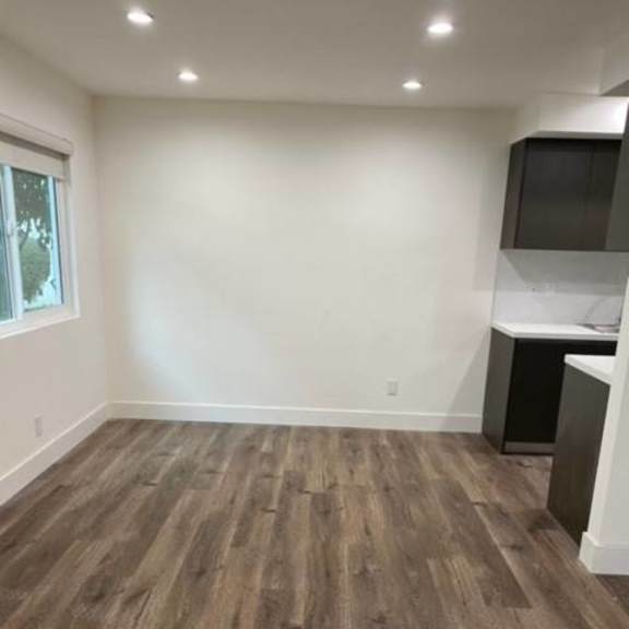 dining space with recessed lighting