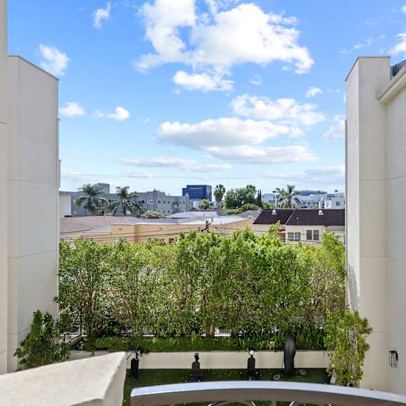 courtyard view from sweetzer on third