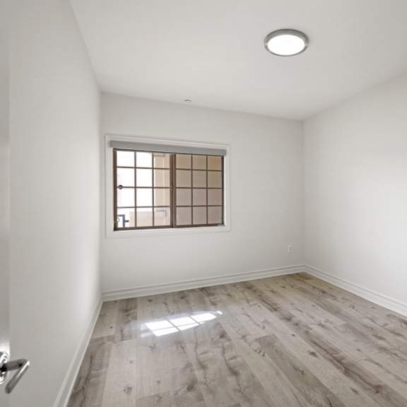 bedroom with vinyl flooring