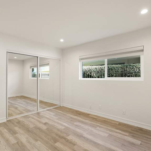 brentwood apartment with 1,2, and 3 bedrooms