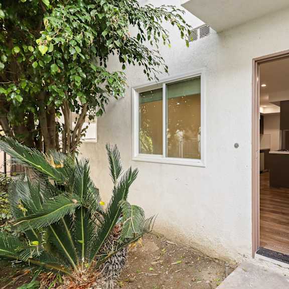 apartment ground floor entry