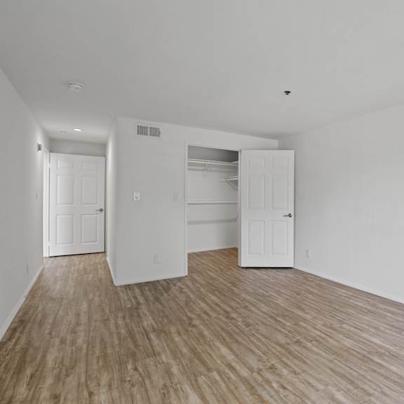 west la apartment with large sized bedrooms