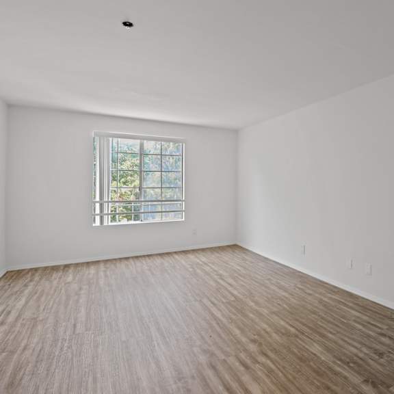 west la apartment with large bedrooms