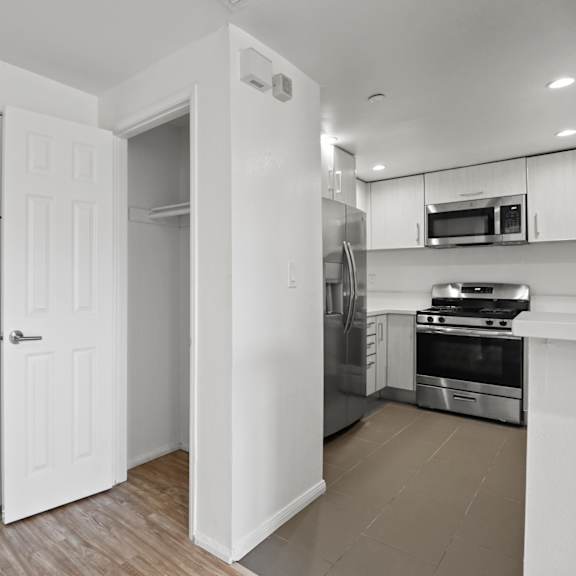 west la apartment with full-size kitchen and stainless appliances