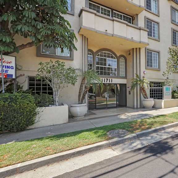 west la apartments