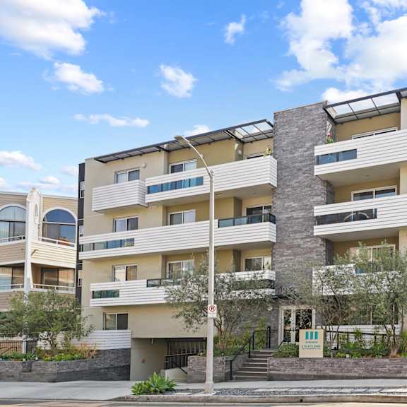 dorothy village exterior of property
