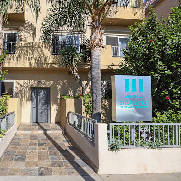 entrance at colby townhomes by wiseman