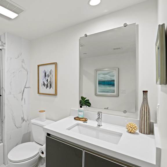 bathroom with full-size bathtub
