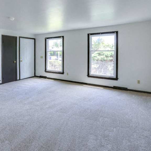 76-78 north maplemere road - living room