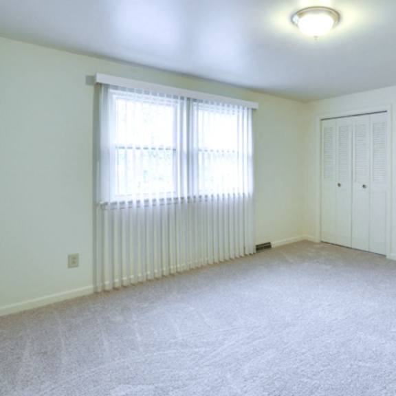 sundridge apartments - two-bedroom, two-bath units - two-bedroom, one and a half-bath units – amherst, ny – sweet home school district  – air conditioning – carpeting – master – master bath – closets 