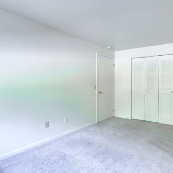 sundridge apartments - two-bedroom, two-bath units - two-bedroom, one and a half-bath units – amherst, ny – sweet home school district  – air conditioning – carpeting – master – master bath – closets 