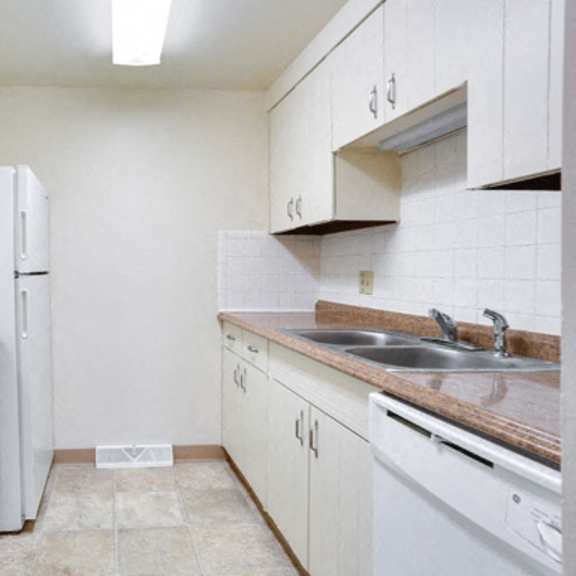 55 greenwich 1 amherst - fully applianced kitchen