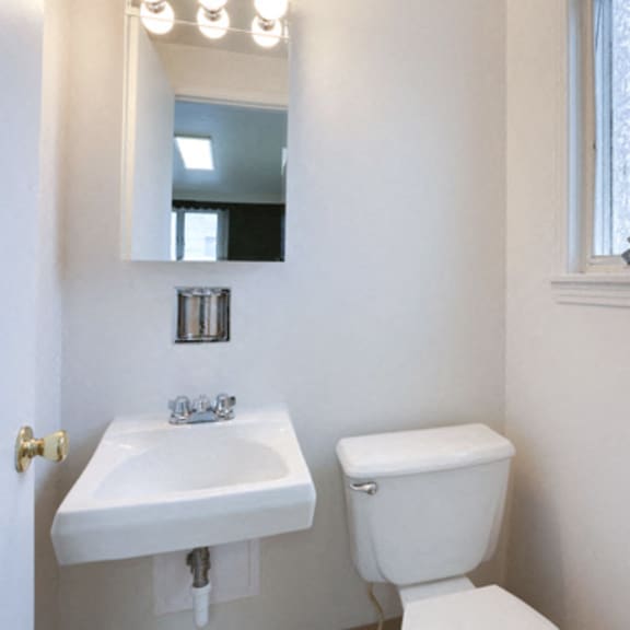 210 meadowlawn cheektowaga - powder room