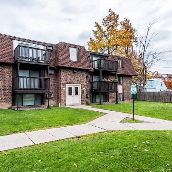 sheridan drive - one-bedroom, one-bath units - two-bedroom, one-bath units – tonawanda, ny – kenmore-tonawanda school district – appliances included – pet friendly