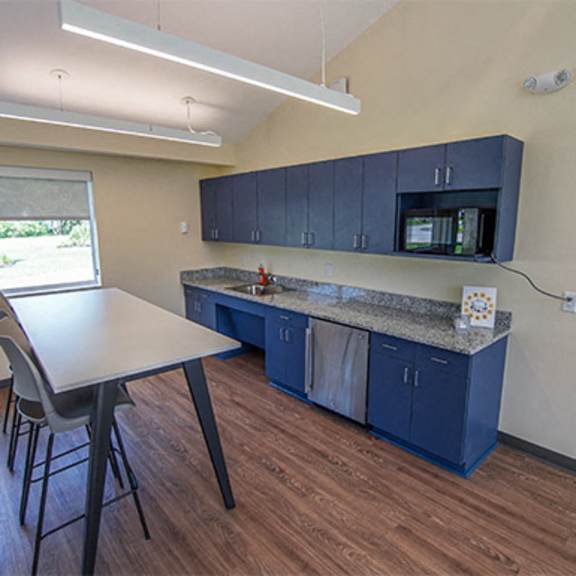 parkside houses – one to four-bedroom, one to one and a half-bath units – amherst, ny – off street parking – ub north – swimming pool – tennis court - cable/internet ready - in-unit laundry