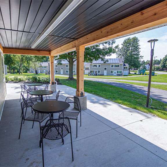 parkside houses – one to four-bedroom, one to one and a half-bath units – amherst, ny – off street parking – ub north – swimming pool – tennis court - cable/internet ready - in-unit laundry