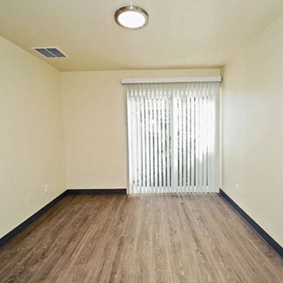 parkside houses – living room – amherst area – appliances included - 24 hour emergency maintenance – carpeting and vinyl plank flooring – storage – ask for a tour -- internet and cable ready - afforda