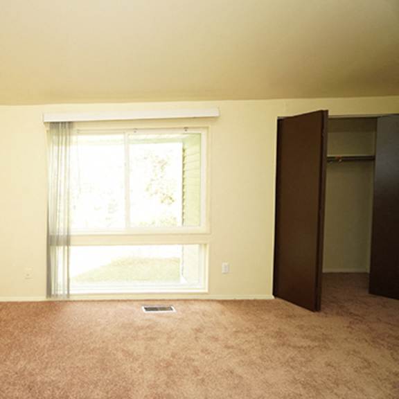 parkside houses - one to four-bedroom, one to one and a half-bath units – amherst, ny – williamsville north school district – carpeting and vinyl plank flooring – master – master bath – closets – extr