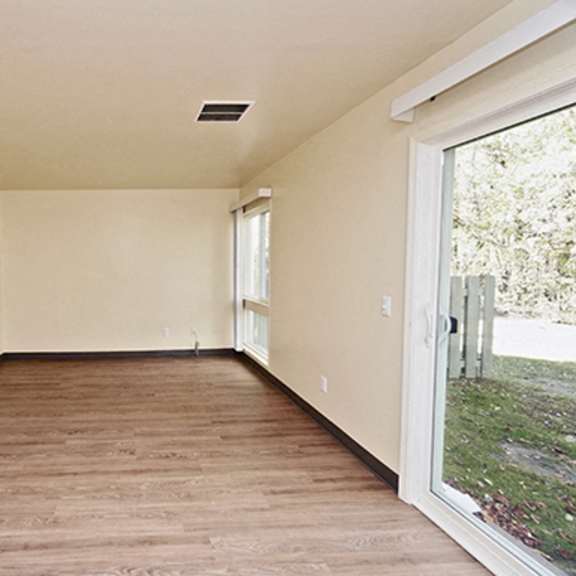 parkside houses – living room – amherst area – appliances included - 24 hour emergency maintenance – carpeting and vinyl plank flooring – storage – ask for a tour -- internet and cable ready - afforda