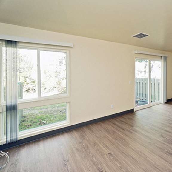 parkside houses – living room – amherst area – appliances included - 24 hour emergency maintenance – carpeting and vinyl plank flooring – storage – ask for a tour -- internet and cable ready - afforda