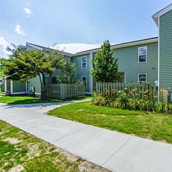 parkside houses – one to four-bedroom, one to one and a half-bath units – amherst, ny – off street parking – ub north – swimming pool – tennis court - cable/internet ready - in-unit laundry