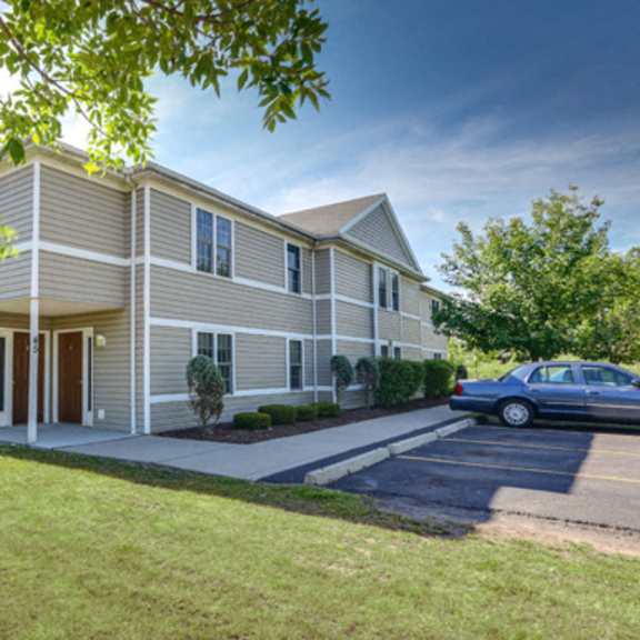 stonington park apartments - two-bedroom, two-bath units - two-bedroom, one and a half-bath units - three-bedroom, two-bath units – getzville, ny – williamsville school district – fireplace - balcony 