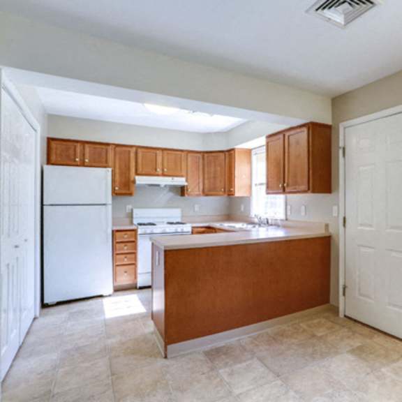 stonington park apartments – kitchen - dining – efficient appliances included – dishwasher - garbage disposal – storage - gas range - 24 hour emergency maintenance – basic fios internet included - ask