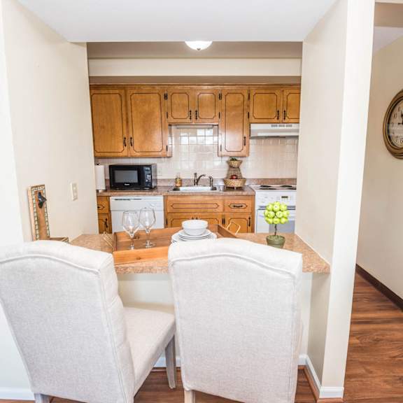 olde towne village apartments – snack bar - dining area - appliances included - 24 hour emergency maintenance - garbage disposal – balcony - dishwasher - ask for a tour - pet friendly