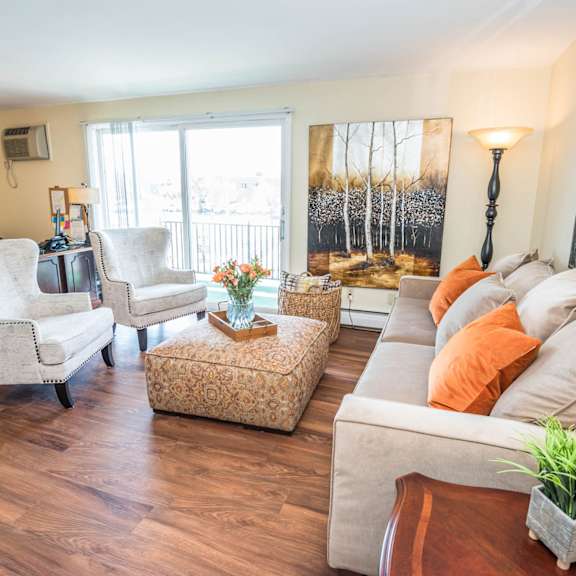 olde towne village apartments – living room – snack bar - kenmore school district - air conditioner - appliances included - 24 hour emergency maintenance – ask for a tour - pet friendly