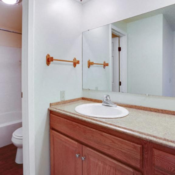 london towne apartments – bathroom – appliances included - 24 hour emergency maintenance – ask for a tour - pet friendly
